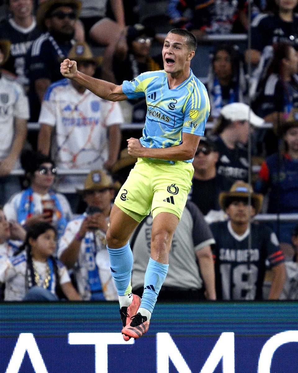 brfootball's tweet photo. Celebrating Cavan Sullivan on his 17th birthday 🌟

The teenager has 10 goals and 9 assists in 30 matches for Philadelphia Union this season and recently became the youngest player to start a USMNT match since Freddy Adu. https://t.co/nu0UoKuKa0