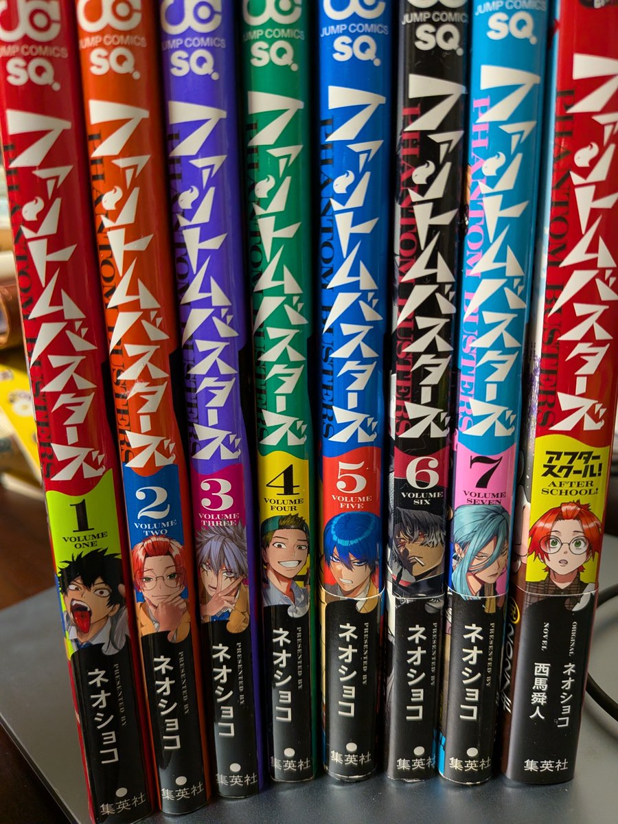 cyber_shunto335's tweet photo. 『ファントムバスターズ アフタースクール！』見本届きました〜！

原作と並べるとこのような感じです。

厚めですが、収録されてるのはモガリ→タモン→コレシキ→ザキを主役にしたバラバラな短編。

読みたい話から自由に読んでいってください( ˊᵕˋ ) https://t.co/Ibx7ruFM3R