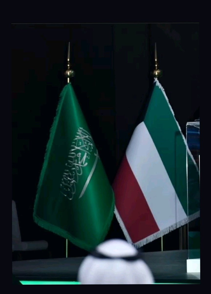 i8er2s's tweet photo. @Umm_karrar_2_2 يحاولون جاهدين في زرع الفتنه بين الكويت والسعوديه .. انتبهوا ولحد يصدق هذي الفيديوهات الكلام المكتوب على المقطع غير صحيح واشاعه ، اللهم احفظ الكويت والسعوديه من كل شر 🇸🇦🇰🇼🤍 https://t.co/DPBbZqS3gl