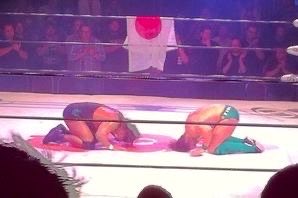 Takagi__Shingo's tweet photo. 〜13 years ago〜

PAC 🆚 SHINGO

Singles match in the UK.

After the match, we bowed to each other in the traditional Japanese way.

Thank you, PAC. https://t.co/HwcaLF8DKS