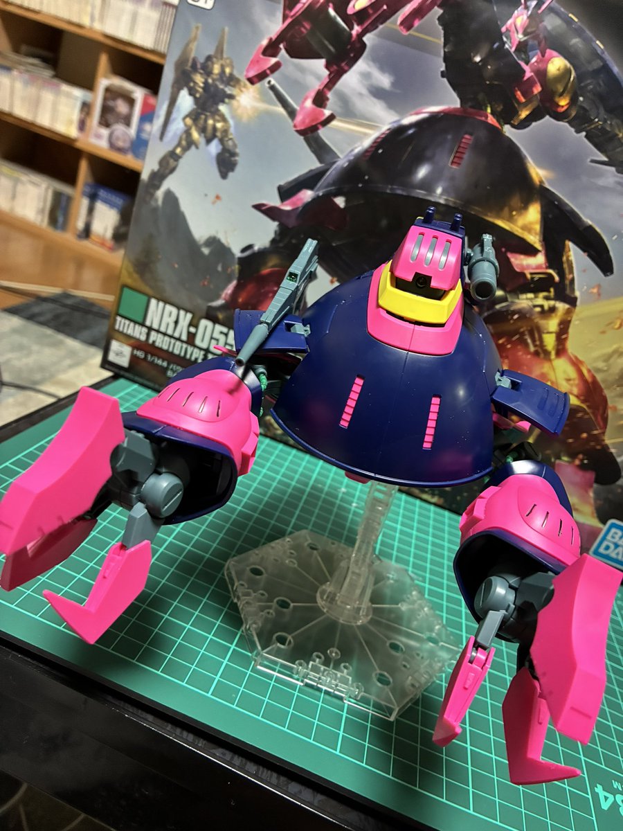 dosukebe_d's tweet photo. とりあえずバウンドドック完成。パチ組、ガンダムマーカーでええよの人
小学生の時の疑問が解決
立体物がBB戦士しかなくどうやって変形してる？
割と無理くせぇ変形してるんだねww
Ζがまともに見える
しかしながらスタイルは素晴らしい
強い機体ながらもジェリドが乗っちまうと‥ https://t.co/I8tqWQu7mT