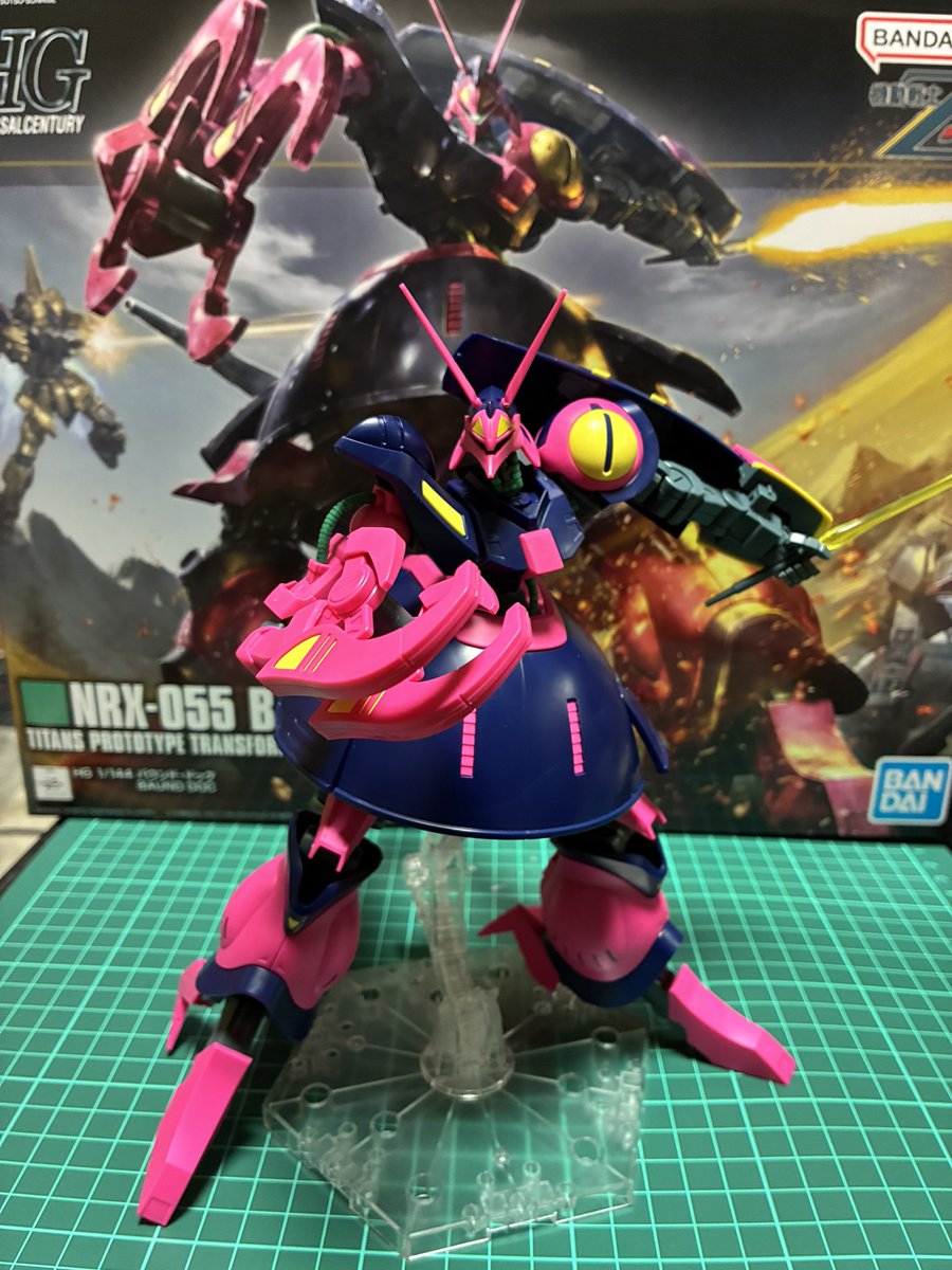 dosukebe_d's tweet photo. とりあえずバウンドドック完成。パチ組、ガンダムマーカーでええよの人
小学生の時の疑問が解決
立体物がBB戦士しかなくどうやって変形してる？
割と無理くせぇ変形してるんだねww
Ζがまともに見える
しかしながらスタイルは素晴らしい
強い機体ながらもジェリドが乗っちまうと‥ https://t.co/I8tqWQu7mT