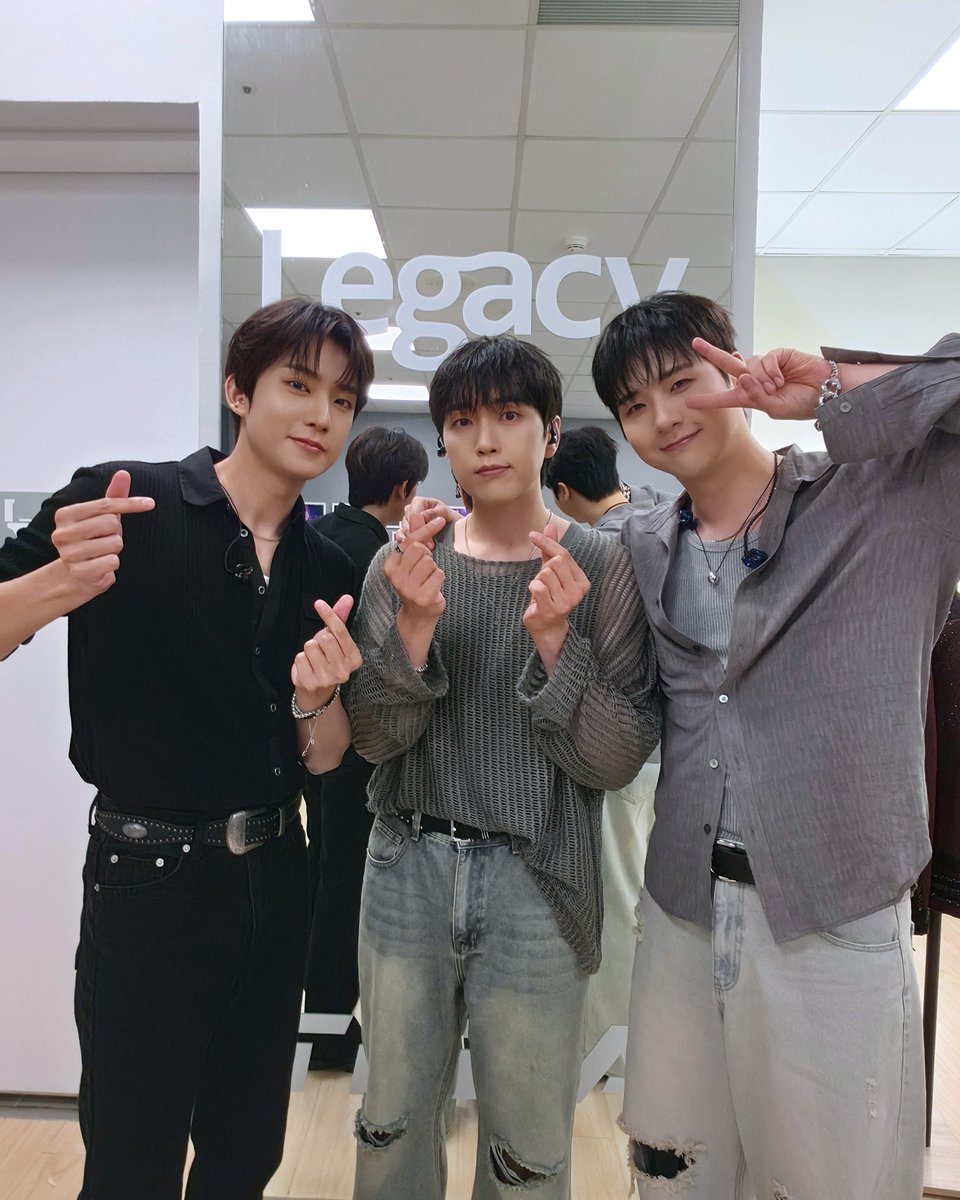 _B1A4OFFICIAL's tweet photo. B1A4 15TH ANNIVERSARY 
FAN-CON [D-DAY] in TAIPEI
@ Legacy TERA

#B1A4 #CNU #SANDEUL #GONGCHAN #TAIPEI https://t.co/eOvSER5DUz