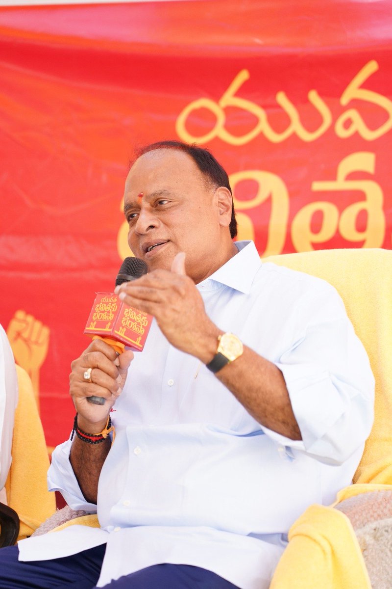 vpr_official_'s tweet photo. "యువత భవితకు భరోసా" కార్యక్రమంలో భాగంగా నెల్లూరు పార్లమె���టు పరిధిలోని కందుకూరులో శ్రీ వివేక డిగ్రీ కళాశాలలో విద్యార్థులతో కలిసి పాల్గొన్నాను.
#YuvaBhavithakuBharosa #VemireddyPrabhakarReddy #Kandukur #NelloreMP https://t.co/YTErVWsJB1