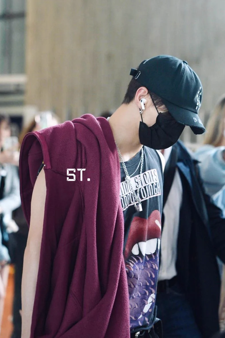 ST on X: 