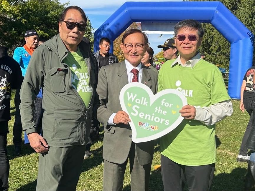 RaymondChoPC's tweet photo. 💖 Walking together for our #seniors at @yeehong’s “POP-UP for LOVE GIVES” Walkathon in #ScarbTO North!

Wonderful to see our community come together.

Proud to support the Love Gives Capital Campaign and the Yee Hong Ng Siu Chan Care Centre as we build stronger communities. 👟👏🏼 https://t.co/EcUzNiC48O