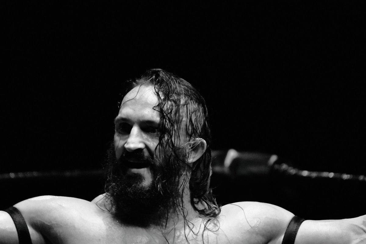 BigBackBodyDrop's tweet photo. Rest in Peace, PAC. As many have already said, an irreplaceable one of one. https://t.co/ZvLy91UZKj