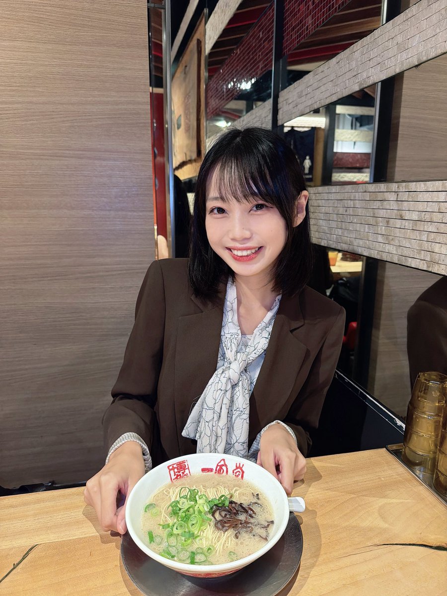 reia_hkt48's tweet photo. ｺｺちゃんとﾗｰﾒﾝ食べに行ってきた!!🍜🤍 https://t.co/R2DwImIgxZ