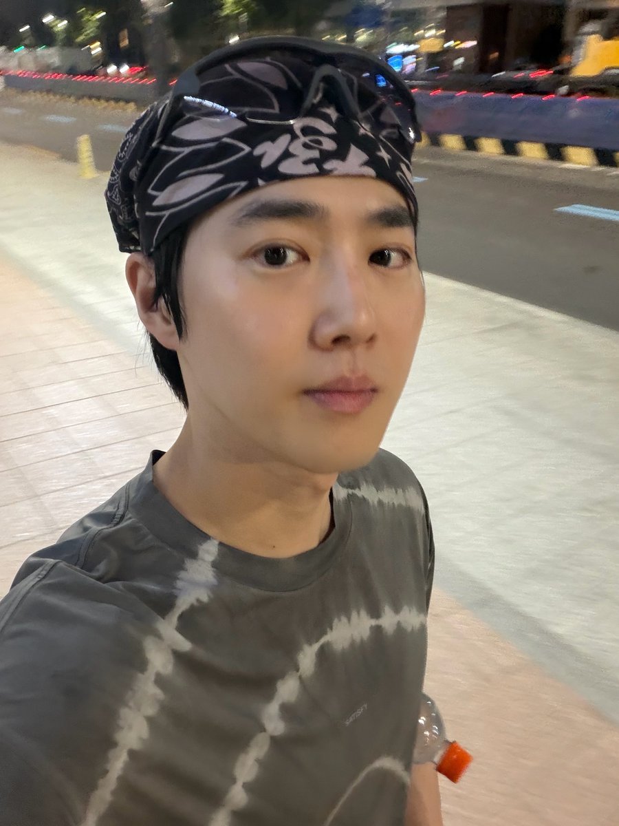 SUHOLOOK's tweet photo. 260928 | SUHO bubble update 
#SUHO #수호 #スホ #金俊勉 #EXO https://t.co/JBJ7QVBL2G