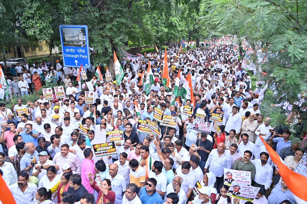 INCIndia's tweet photo. गद्दार ज्ञानेश कुमार ने 'वोट चोरी' कर जनता के अधिकारों को रौंदने का काम किया है।

ज्ञानेश कुमार से तुरंत इस्तीफा लेकर उन्हें जेल भेजा जाए।

📍दिल्ली https://t.co/6QRx7mmfWn