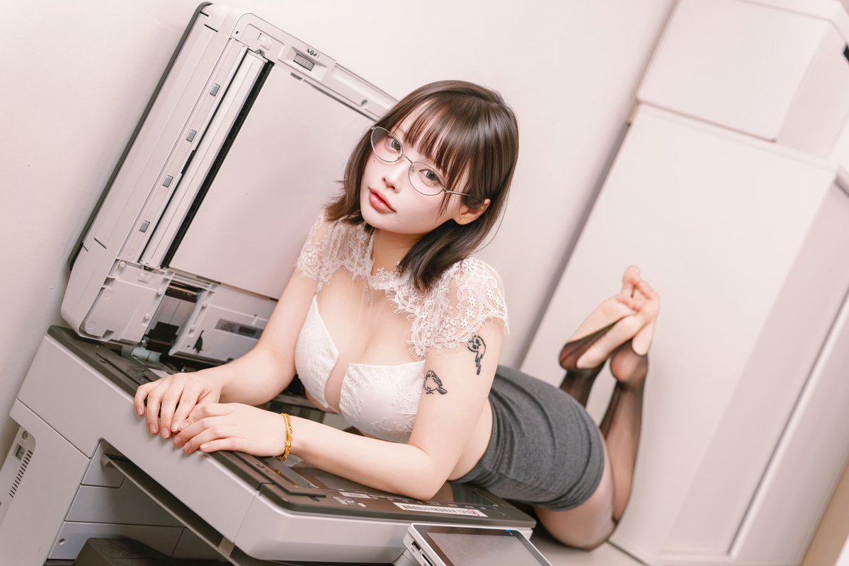 Mimi__162's tweet photo. 悪い子ちゃん、ちゃんと言うこと聞いてるの？♡ 
#セクシー #sensei https://t.co/bxh3KxFy4s