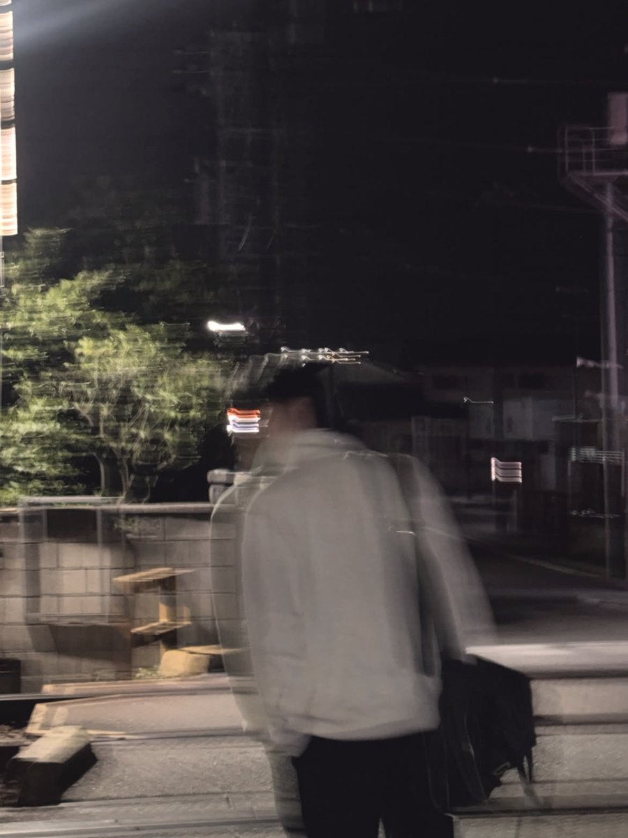 hanntbin's tweet photo. Mightnight  and  streetlights  surrounds. https://t.co/IWdjlilkP5