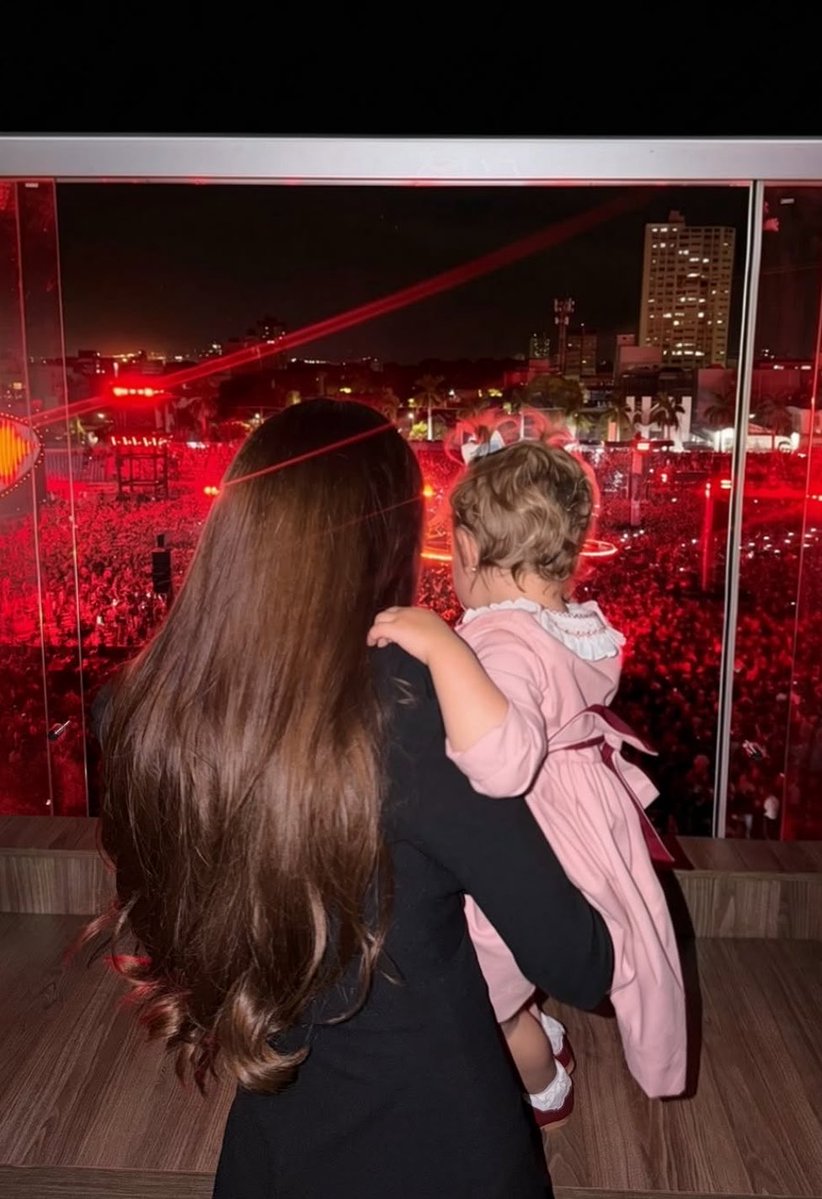 yourselfluanr's tweet photo. A SERENA NO SHOW DO PAPAI GENTE ISSO É MUITO SÉRIO 😭😭❤️ https://t.co/bqtTeR9K8O