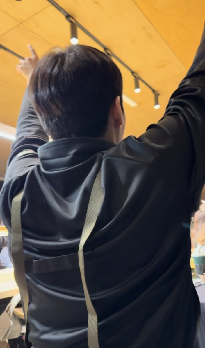 bbberry2j's tweet photo. 문제맞추겠다고
저요저요제가아님안돼요제발저요 https://t.co/VVW8VBIv4R
