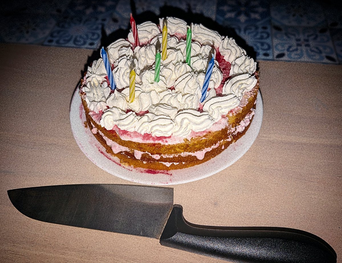 minzai_____'s tweet photo. 妹が手作りでマウスウォッシングのケーキ作ってくれた😭😭神😭😭 https://t.co/Y4MKzaIX3b