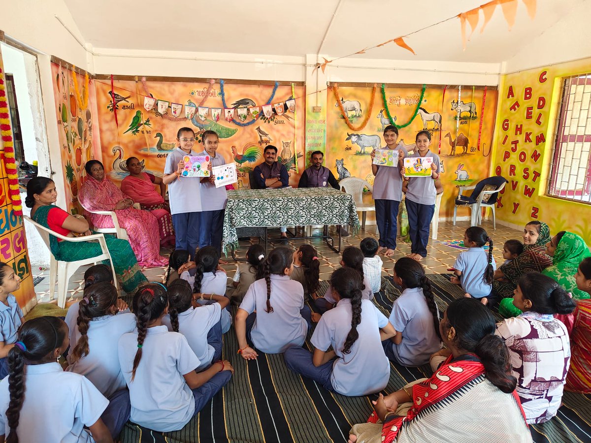 WcoMorbi's tweet photo. તા.25-09-2026 ના રોજ મોટા ખીજડીયા આંગણવાડી કેન્દ્ર ખાતે બાલિકાપંચાયતની સભ્ય દીકરીઓ સાથે બાલિકા પંચાયતને વધુ સક્રિય બનાવવા, બાલિકાઓમાં નેતૃત્વ ક્ષમતાનો વિકાસ કરવા, જાગૃતિ કેળવવા તેમજ શિક્ષણ, પોષણ, આરોગ્ય અને સશક્તિકરણ સંબંધિત મુદ્દાઓ પર માર્ગદર્શન આપવામાં આવ્યું. https://t.co/h5NsRzTaAP