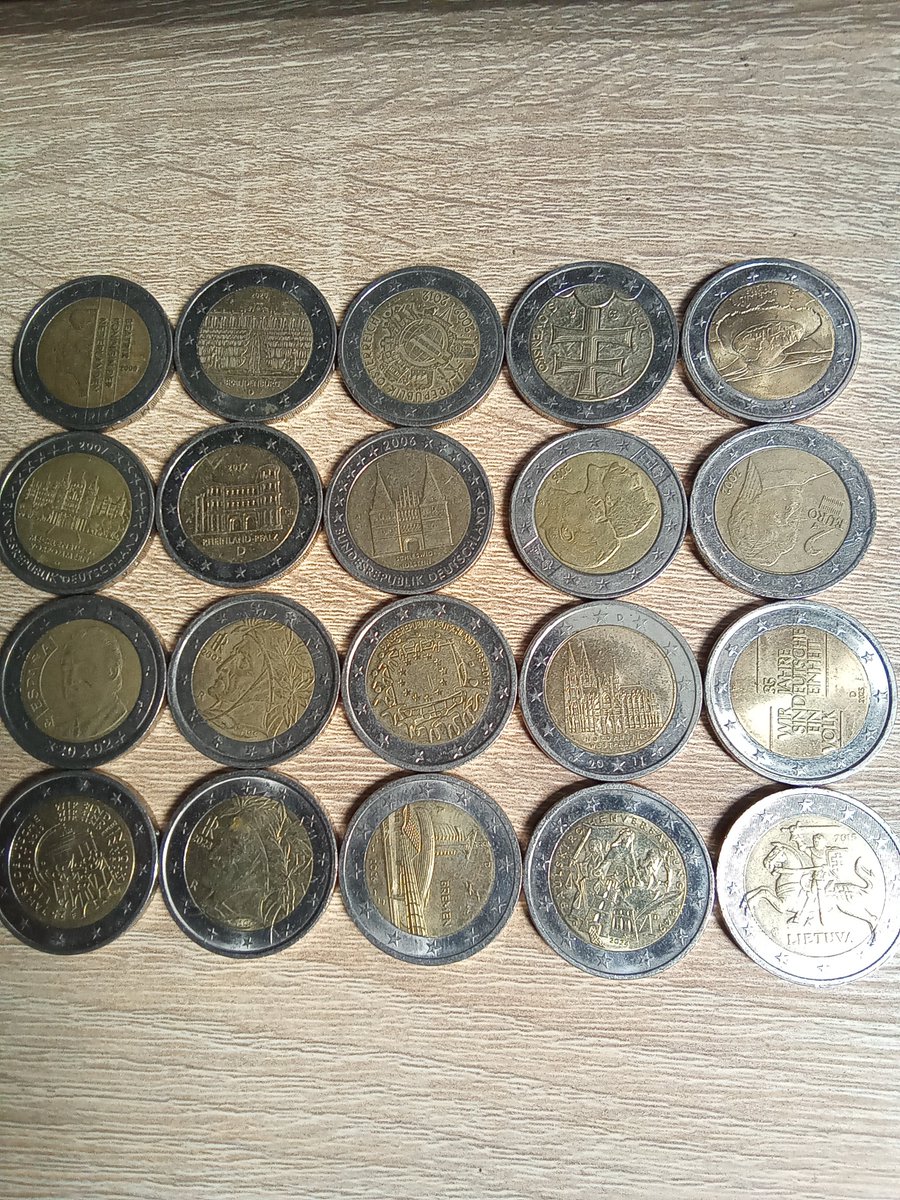 bobobodlak's tweet photo. Euro coins https://t.co/1OqUiTIO5A