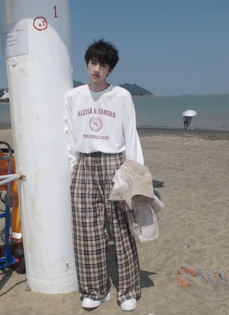 ioyjkv's tweet photo. 🐯📸🐶🏖🐠☀️

#Fajia #HeJiaShu #FaXuanGe https://t.co/mh0jnIkcJn