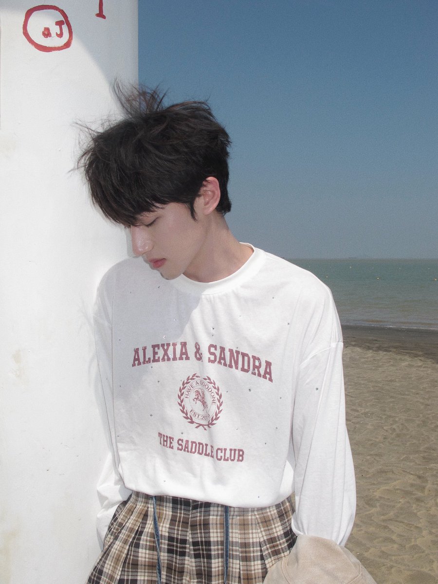 ioyjkv's tweet photo. 🐯📸🐶🏖🐠☀️

#Fajia #HeJiaShu #FaXuanGe https://t.co/mh0jnIkcJn
