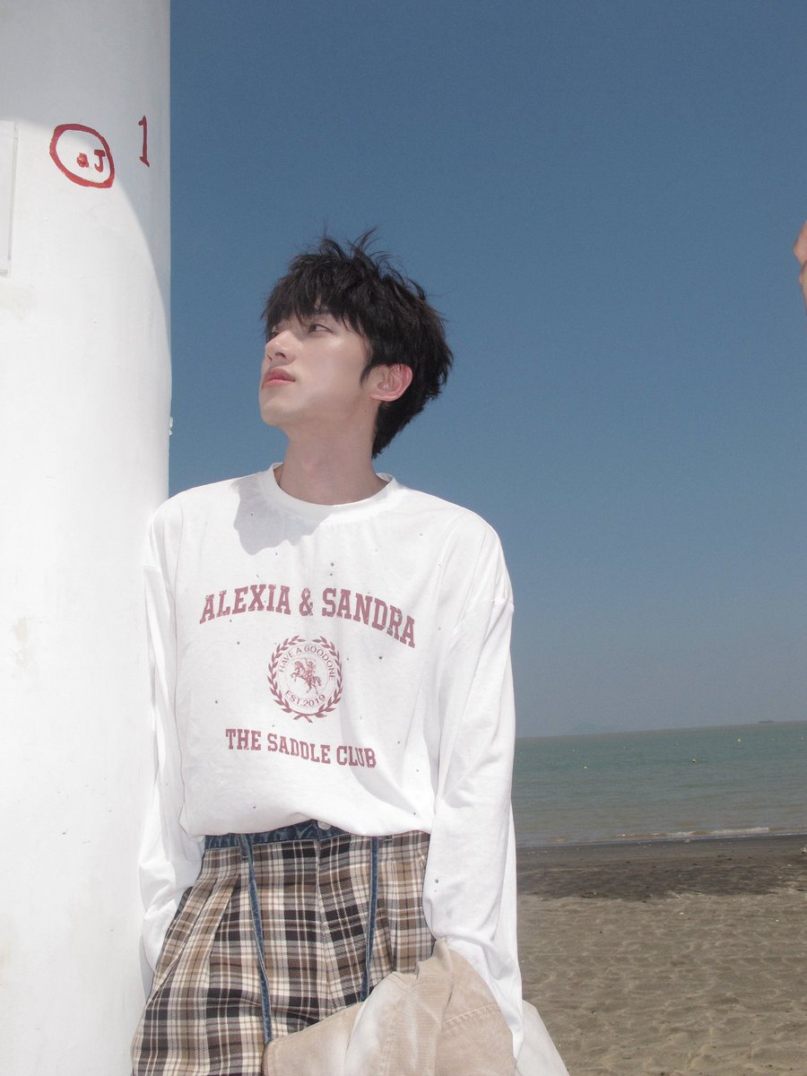 ioyjkv's tweet photo. 🐯📸🐶🏖🐠☀️

#Fajia #HeJiaShu #FaXuanGe https://t.co/mh0jnIkcJn