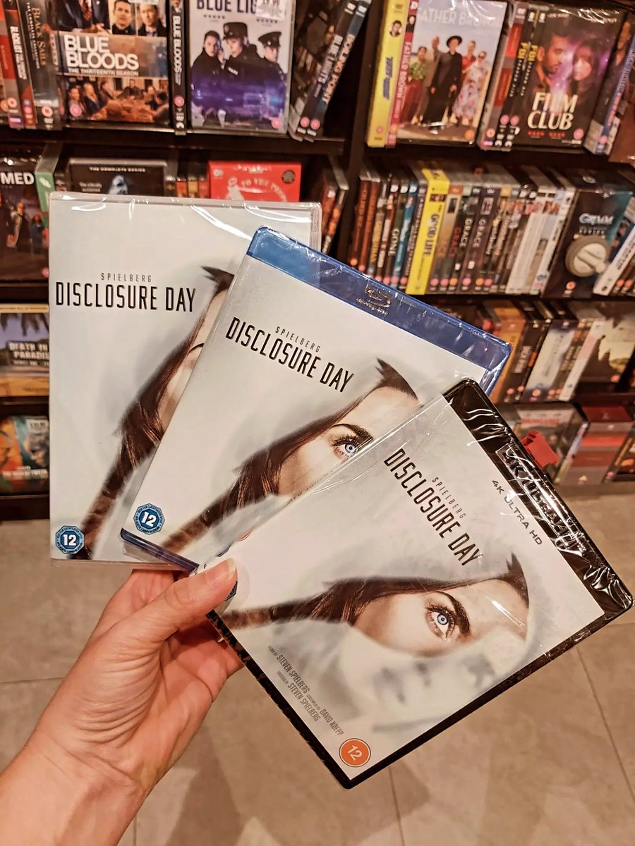 hmvIpswich's tweet photo. The little green fella &amp; a bloke in a helmet 
Aliens
A bioterrorist attack &amp; 
Billie Eilish 
That's the new releases today 
#MandalorianandGrogu 
#DisclosureDay 
#Colony 
#BillieEilishHitMeHardandSoftTheTour 
#NewMovieMonday https://t.co/LQQ5LbKDyy