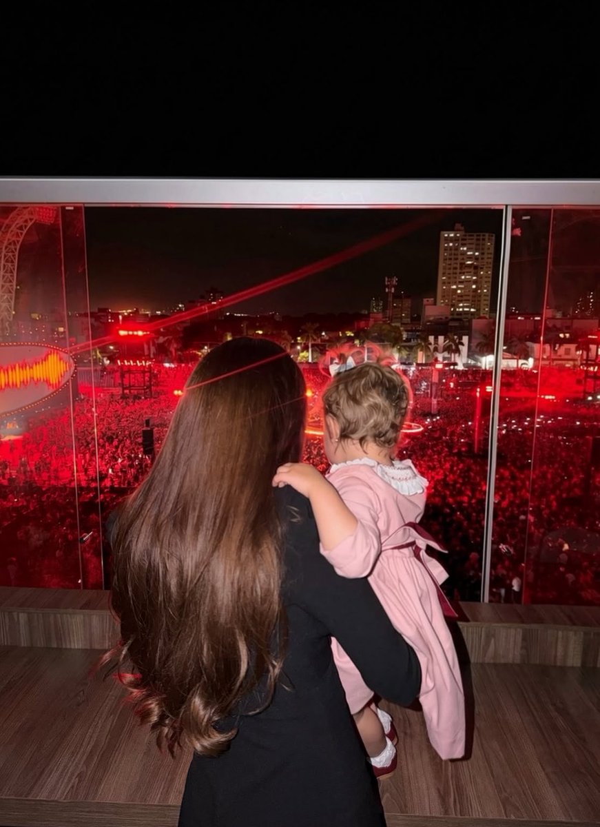 yourselfluanr's tweet photo. ATENÇÃO: SERENOCA NO SHOW DO PAPAI, ISSO NÃO É UM TREINAMENTO https://t.co/eSaKdMBvNS