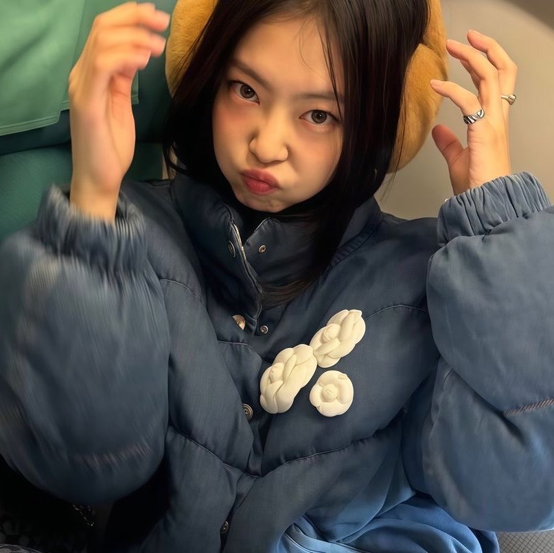 jetaimejendeuk's tweet photo. She never changed 🥹 https://t.co/49DLHHSNz3