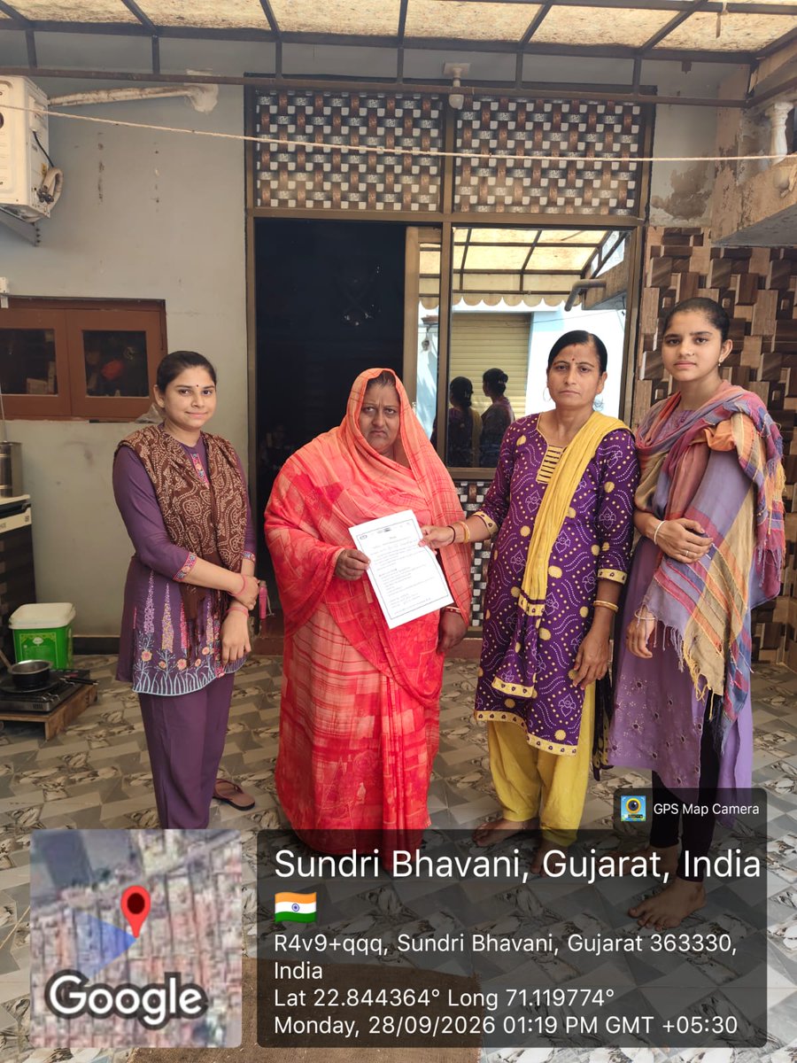 WcoMorbi's tweet photo. તા. 25-09-2026 થી તા. 03-10-2026 દરમિયાન યોજાનાર આંગણોત્સવ કાર્યક્રમ અંતર્ગત આજ રોજ મોરબી જિલ્લાના રાયધ્રા તથા સુંદરીભવાની ગામ ખાતે મહાનુભાવો/પ્રતિનિધિઓને પૂર્ણા તથા બાલિકા પંચાયતની દીકરીઓ દ્વારા નિમંત્રણ પત્રિકાઓ અર્પણ કરી કાર્યક્રમમાં ઉપસ્થિત રહેવા આમંત્રણ પાઠવવામાં આવ્યું https://t.co/M8DD2cZfoj