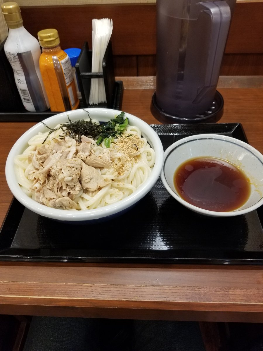 ryuntuku's tweet photo. ３玉まで同額だからって、こんな時間に食べる量ではない😓
美味しかった😊
#丸亀製麺 https://t.co/2LeKgsM9Ny