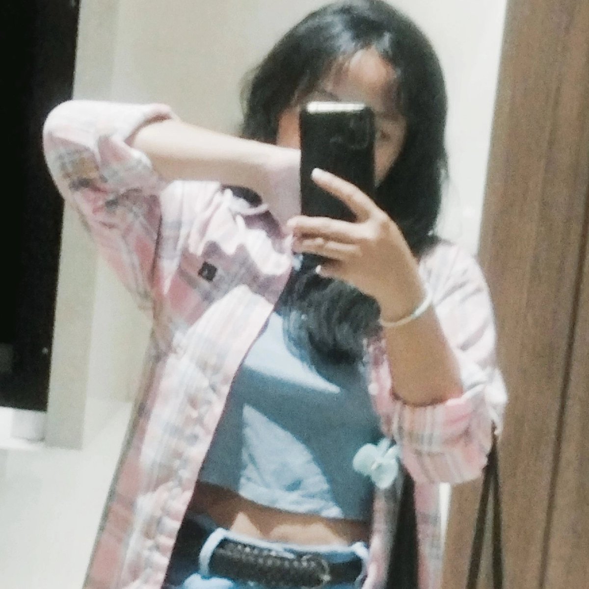 sxchentz's tweet photo. Random banget warnanya ga sama https://t.co/8nJaWtw7h7