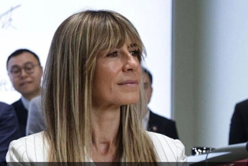 MarBalCas's tweet photo. Begoña Gómez se hizo super  amiga de la empresaria más influyente de Mohamed VI y cerró alianzas con ella. 
Olvidaos un rato de Maricarmen https://t.co/cViCd8gpKH