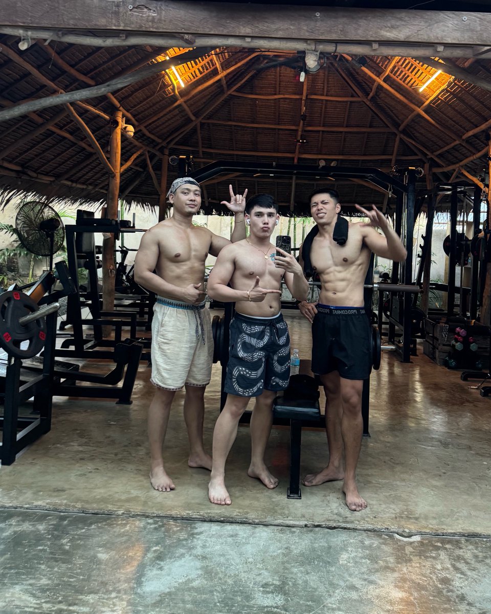 wainewrighttt's tweet photo. IAO buddies @G_Ponce2 &amp; Jay 💪🏝️ https://t.co/zohbawzIFk