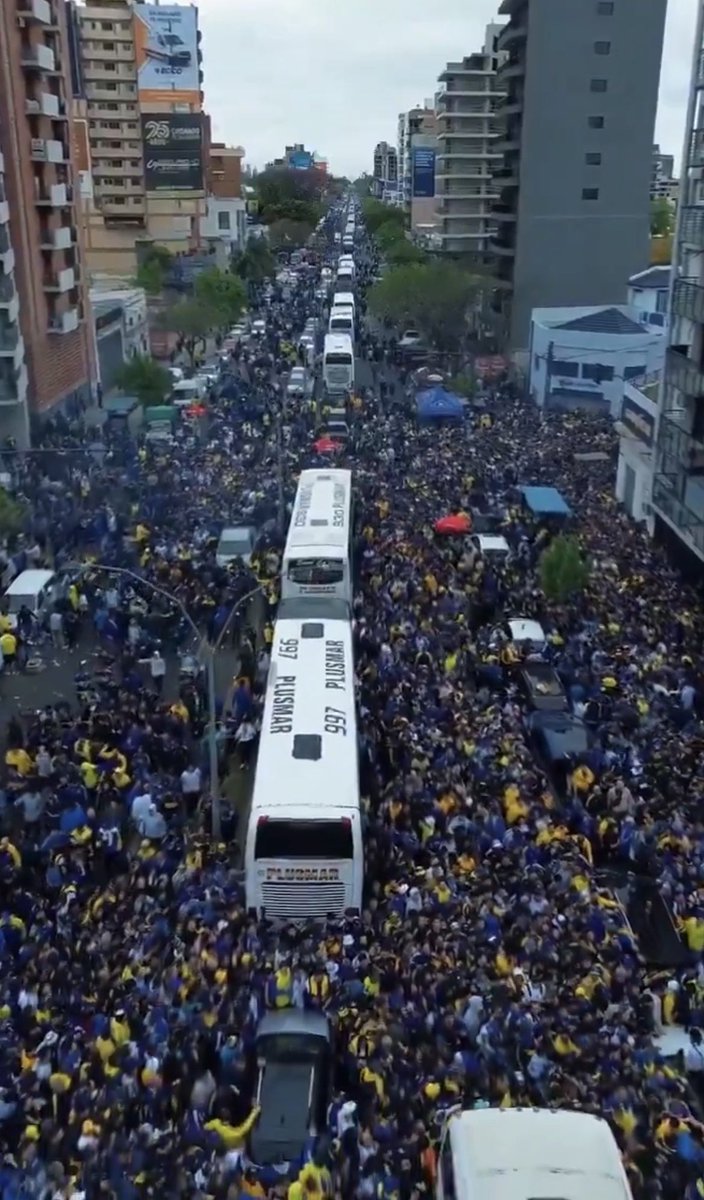 Nicoambrogi's tweet photo. No tiene ningún sentido lo que fue esto ayer antes del partido. https://t.co/nFqbMFIv2D