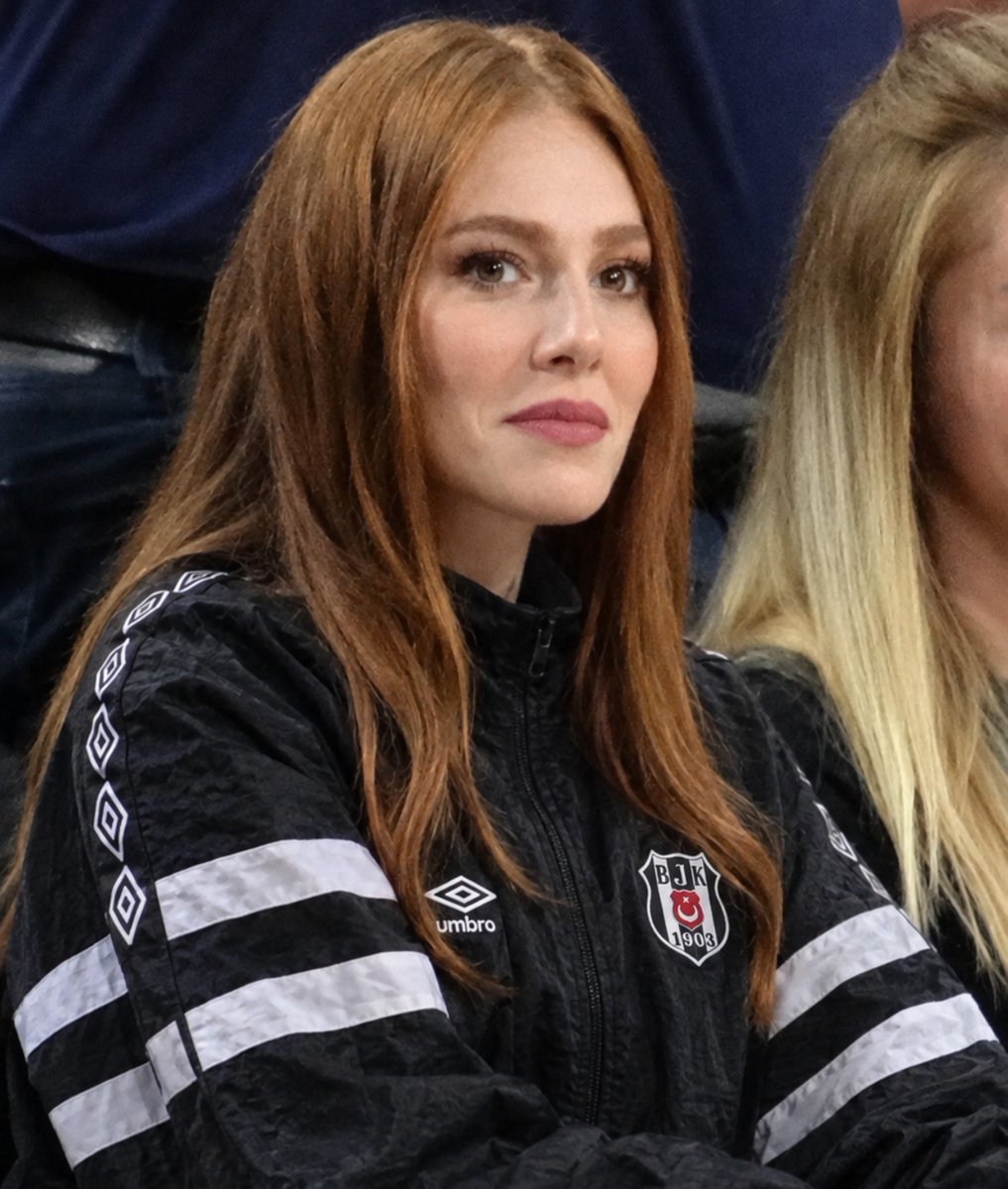 _bjkhabers's tweet photo. Beşiktaş Basketbol’un fermuarlı üstü, haftaya Kartal Yuvası’nda satışa sunulacakmış.

(Efecan Öztaş) https://t.co/TpMUq0Lc0t