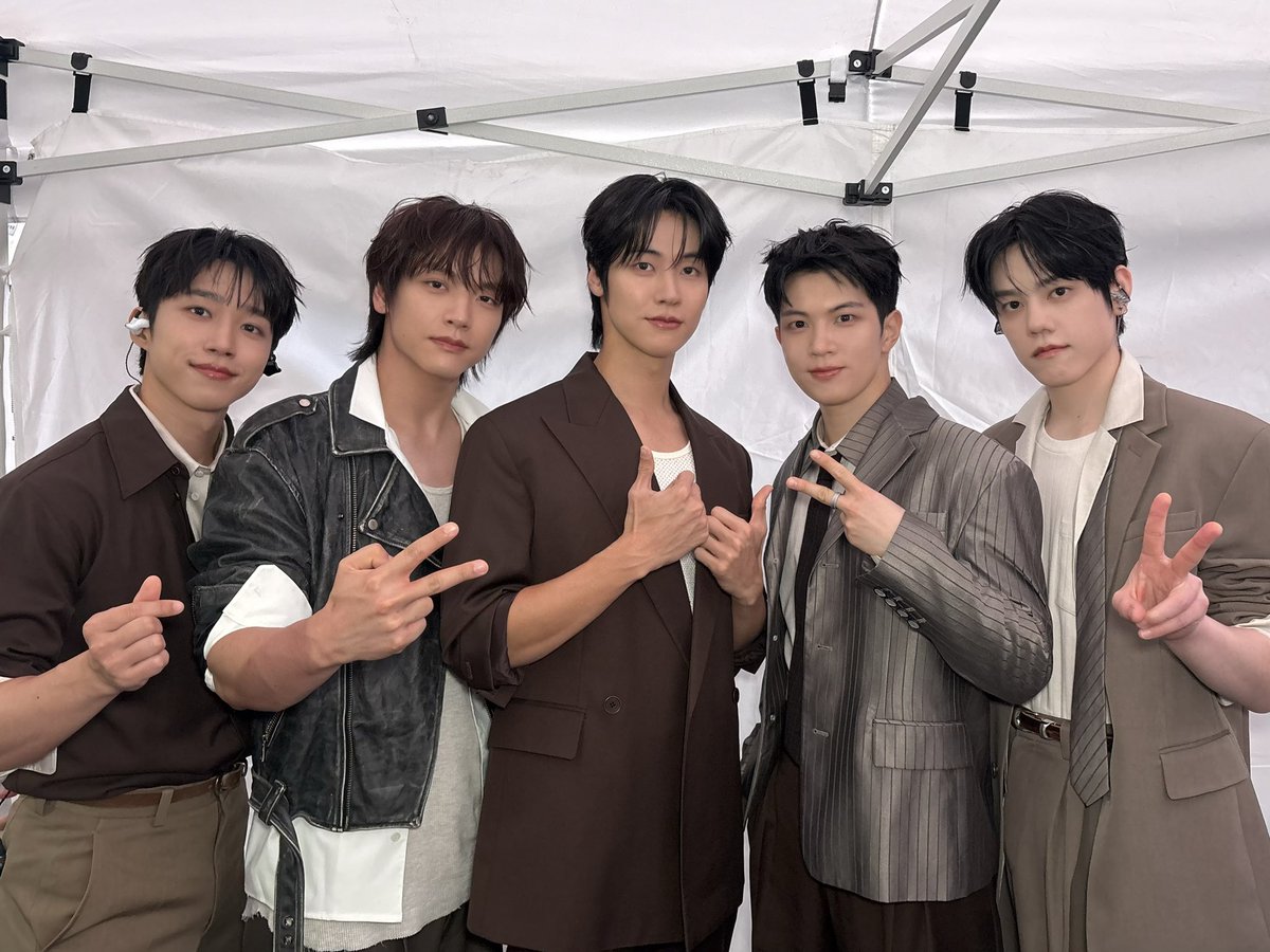 NFlyingofficial's tweet photo. [📸] KPOPCON FIRSTDROP X N.Flying Special Live [Still]

#NFlying #엔플라잉 #Still #잔불 https://t.co/otLsaU4jIQ