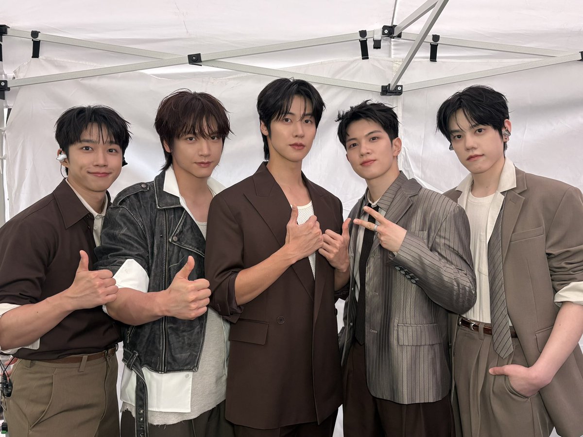 NFlyingofficial's tweet photo. [📸] KPOPCON FIRSTDROP X N.Flying Special Live [Still]

#NFlying #엔플라잉 #Still #잔불 https://t.co/otLsaU4jIQ