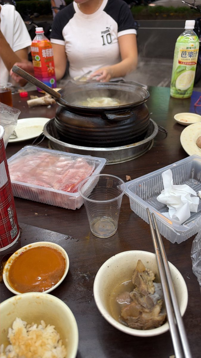 hp790226's tweet photo. 這天氣吃羊肉爐
是合理的嗎？ https://t.co/zIfERvwBzz