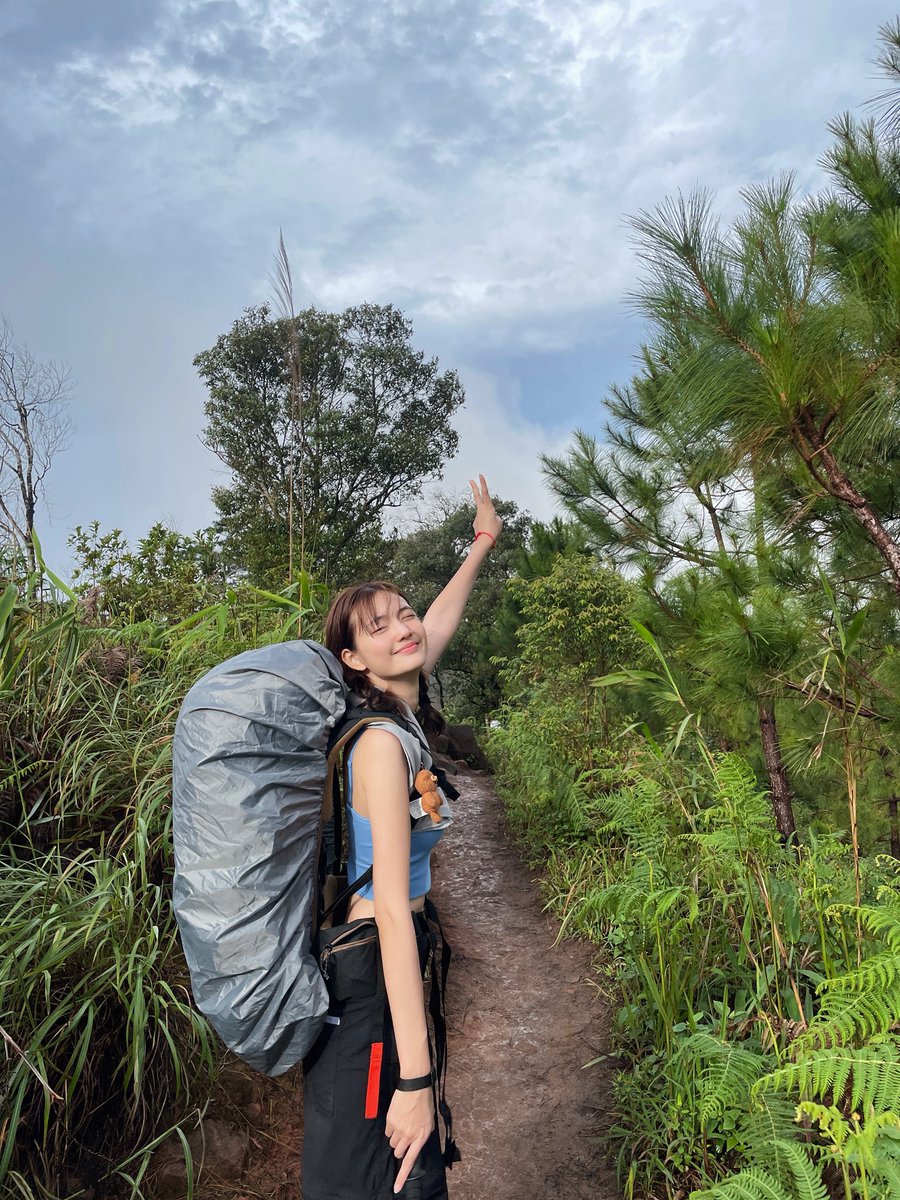viewployed's tweet photo. as an “inactive-introvert” i rlly aspire to be like piploy someday. she’s living her life to the fullest and always has a new adventure ahead of her.
#piployrr https://t.co/RYM5Mn1Rj4