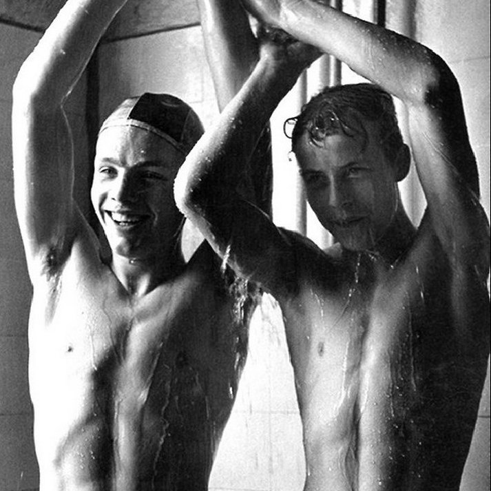 spankingmonkey3's tweet photo. In a culture often obsessed with curated perfection, these rare archival frames remind us of a time when the simple, joyful bond between friends was captured just as it was—natural, vibrant, and completely unfiltered. https://t.co/kTOfVvbm72