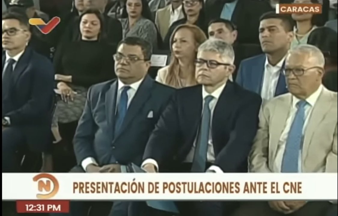 FueraDeActa's tweet photo. @Caligula3012 @Dinorahfiguera Está abogadita de medio pelo es la representante jurídica de @erguachar069 quienes fueron a convalidar al TSJ el fraude electoral y cobraron sumas millonarias junto al ladrón y co fundador del partido CONDE, Alí Lenin Aguilera Marciales https://t.co/4fCbbQynBM