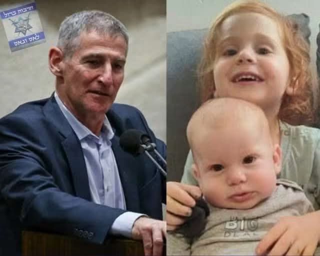 yael5545's tweet photo. 🔴*נתנאל אנגל, מי שקיבל במכון הפתולוגי את הגופות של ילדי משפחת ביבס, במכתב פתוח ומצמרר ליאיר גולן*

*״בפברואר האחרון, כשהחזירו את גופות משפחת ביבס — כפיר התינוק ואחיו אריאל — הייתי שם.*
במכון הפתולוגי.
ראיתי את מה שעשו להם.
*את הסימנים. את ההתעללות. את הרוע.
ובמיוחד — ראיתי את הפנים של אנשי הצוות שטיפלו בהם.*
הצוות הזה כבר ראה הכול.
מאות גופות עברו שם מאז אותו יום נורא.
גופות של תינוקות, נשים, חיילים, אזרחים.
אבל מול הילדים מהמשפחה הזו — גם הם נשברו.
הם עמדו שם, שותקים. עיניים דומעות. עיניים כבויות.
לא היה צריך לדבר. הכול היה כתוב להם בפנים.
ושאני שומע את יאיר גולן אומר:
*"מדינה שפויה לא הורגת תינוקות כתחביב"* — ומתכוון לחיילי צה"ל.
לא לחמאס.
לא לרוצחים שירו, שחטפו, שהתעללו —
שהחזיקו את הילדים האלה בשבי, כשאחד מהם עדיין יונק, בלי לקבל חלב אם! 
אלא לחיילים שלנו.
לאחים שלנו. לבנים שלנו. לאלה שמגֵנים גם עליו.
והאמת?
*חיילי צה"ל הם קודם בני אדם — ורק אחר כך לוחמים.*
*הם אלה שסייעו לתינוקות פלסטינים חולים, חילקו מים, מזון ותרופות גם בתוך שטח האויב.*
הם שמרו על צלם אנוש — גם כשמולם עמד רוע חסר אנוש.
*ויאיר גולן יודע בדיוק מה קרה.*
ובכל זאת — בחר להכפיש את חיילי צה"ל.
זו לא ביקורת. זו לא דעת מיעוט.
זו עלילת דם בזויה.
גם אם עזר ב-7 באוקטובר — אין בזה מחיקה.
אין בזה סליחה.
יש גבולות. והוא חצה אותם.
הוא חייב להיחקר.
ודרגותיו – חייבות להילקח ממנו.
*מי שמשמיץ כך את חיילי צה"ל, לא ראוי לשאת על כתפיו את הדרגות שלו״ חלאת המין האנושי! איש בזוי!*