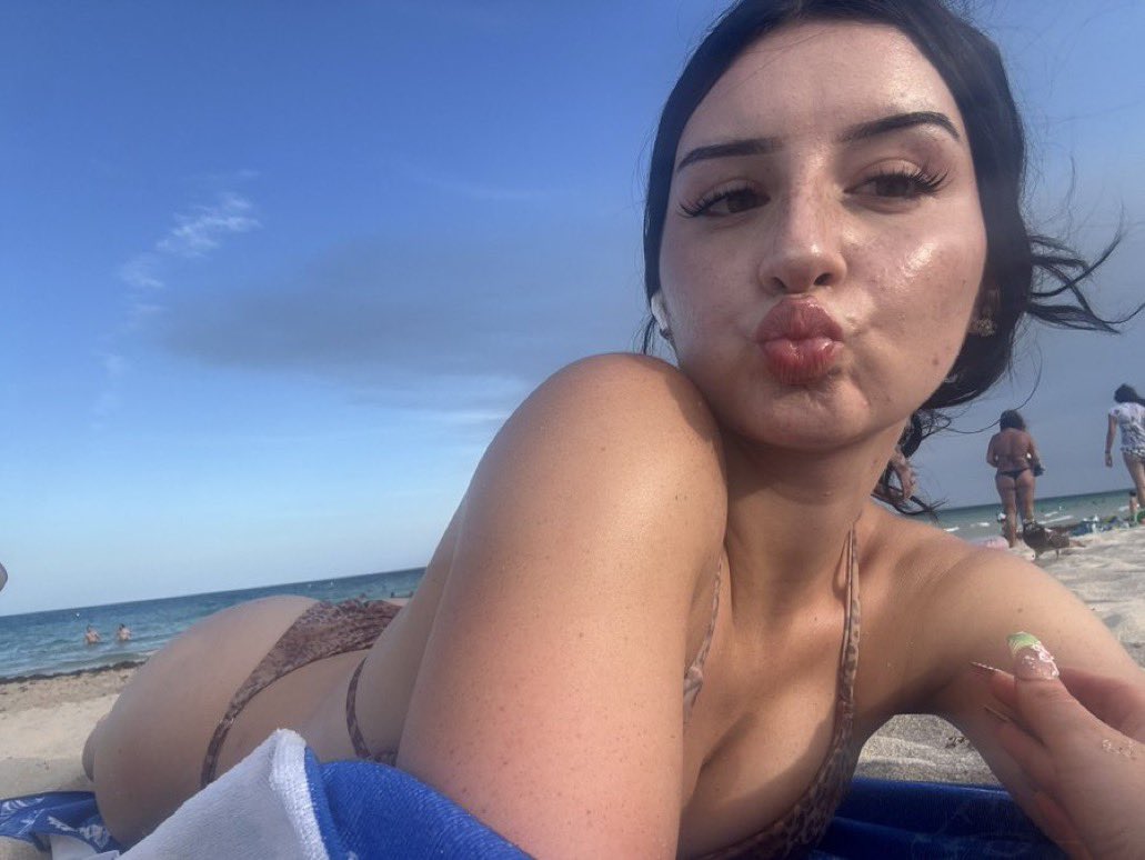 sendtotiara's tweet photo. You knew that I was a one way ticket to blackmail and irreversible ruin, but that didn't stop you falling into my trap.

You knew you fucked up as soon as you signed and returned my blackmail contract... You had no idea that it would turn out to be the biggest mistake

findom https://t.co/4hYj86cCpP