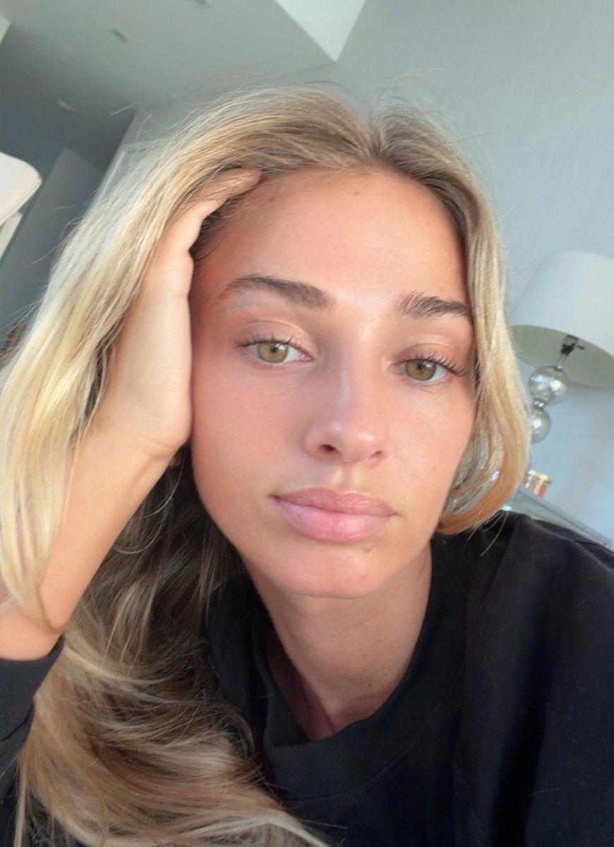 Alexaadamss30's tweet photo. Sleepy https://t.co/0rFrR2AMso