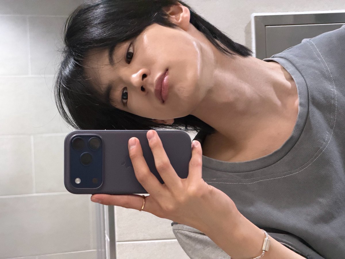 sxchentz's tweet photo. Another anjir sumpah cakep banget ga kuat https://t.co/i4bsNkmcob