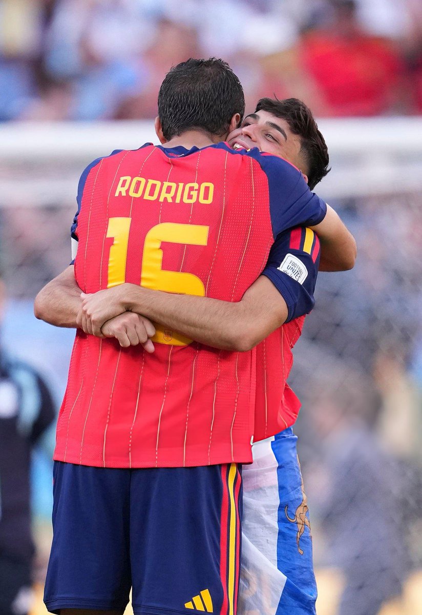 rodrihive's tweet photo. rodrigo is a father of four https://t.co/jxjxw8iYOj