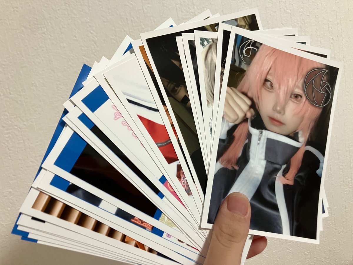Haruramune1025's tweet photo. さびねさんのネップリ、全部はやらなかったけど23枚印刷してた件。（多）
さびねさんの💉さんめちゃ好きです！！！！！！😭✨💕💕（初めて見たさびねさんのコスが💉さんだったからでもある）
チェキ風のものは今度切ってスマホ裏に挟みます！！☺️💕（誰にしよう選べない）

 #a11ちゃんのﾈｯﾌﾟﾘ https://t.co/tuWq645LhW