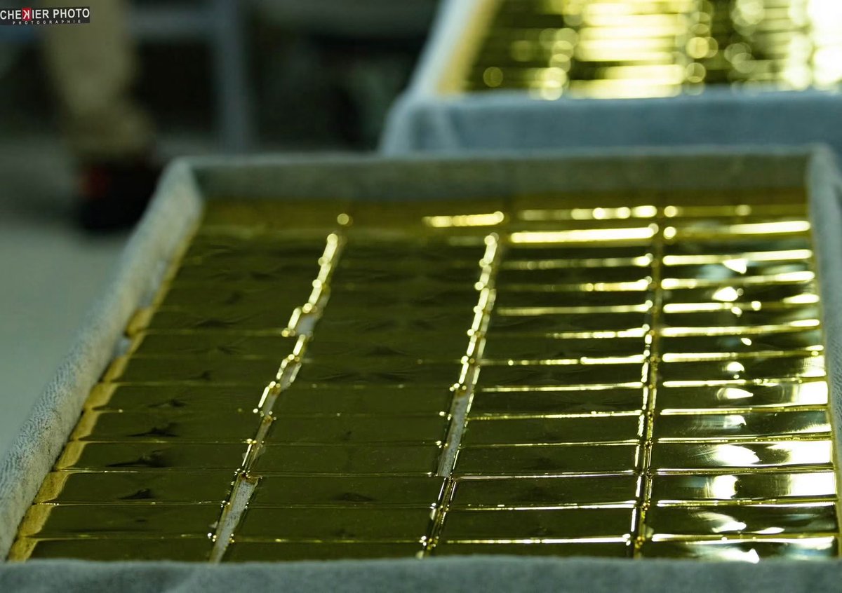 Burkindi_'s tweet photo. 🎉 IT’S A NEW DAY IN BURKINA FASO 🇧🇫 
Inauguration of Burkina Faso’s First gold refinery with its first gold bars. 

Up to 400 kg of gold per day, or about 150 tons per year, with a purity of up to 99.99%.