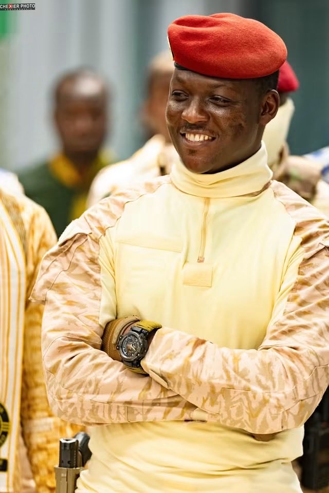 Burkindi_'s tweet photo. 🎉 IT’S A NEW DAY IN BURKINA FASO 🇧🇫 
Inauguration of Burkina Faso’s First gold refinery with its first gold bars. 

Up to 400 kg of gold per day, or about 150 tons per year, with a purity of up to 99.99%.