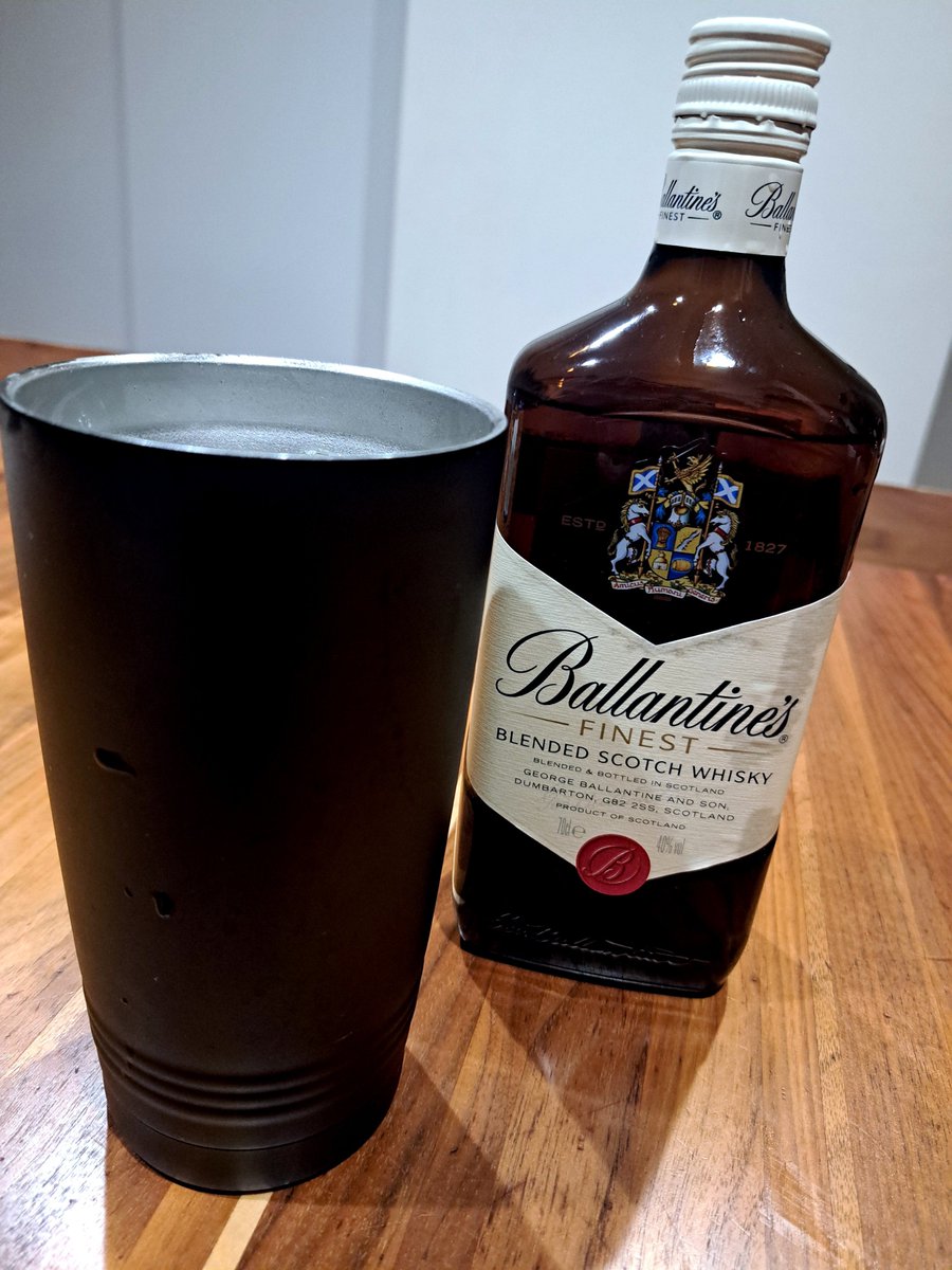 Uzzybreakin_'s tweet photo. 今日はバランタイン飲む https://t.co/wP3blsozNB