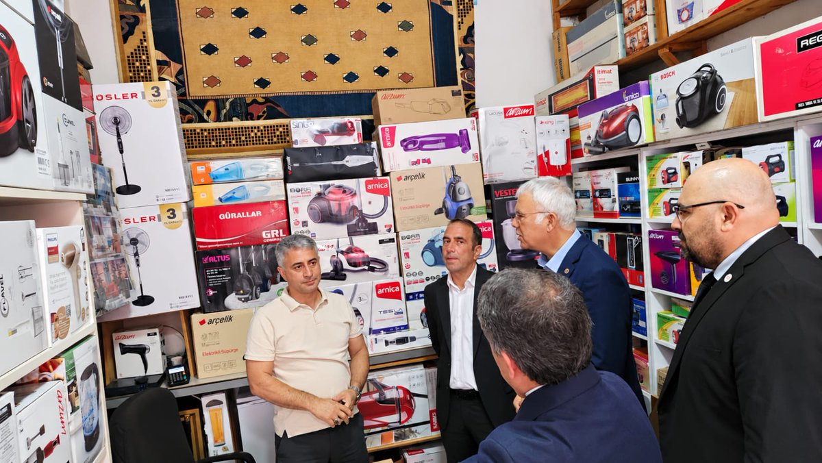23YeniParti's tweet photo. Yeni Parti Bursa Milletvekilimiz Kayıhan Pala ve Kocaeli Milletvekilimiz Mühip Kanko ile Keban İlçe Başkanlığımızı ziyaret ettik. Ardından esnafımızla ve hemşehrilerimizle bir araya gelip sohbet ettik.
Bizleri içtenlikle karşılayan Keban'lılara teşekkür ediyoruz.
#Keban #Elazığ https://t.co/lN6olhPRfC